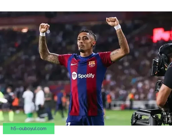 拉菲尼亚盛赞莱万渴望胜利不休