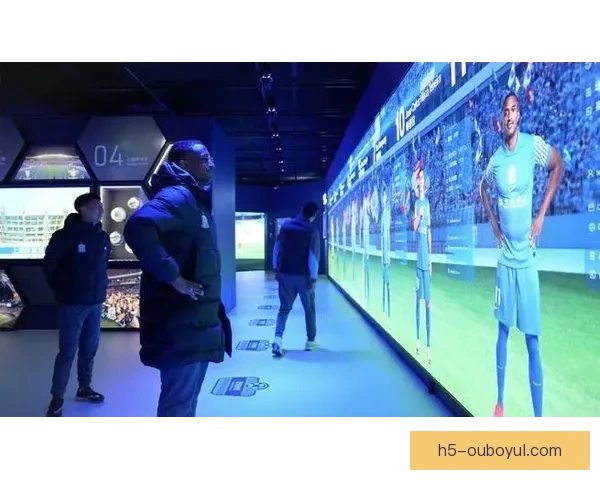 申花全队走进中心感悟历史传承